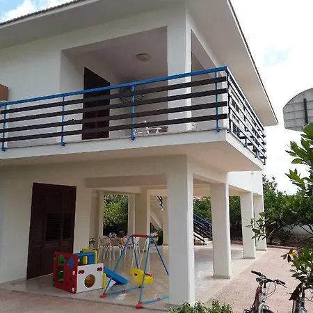 Al Villaggio Bed & Breakfast 2*